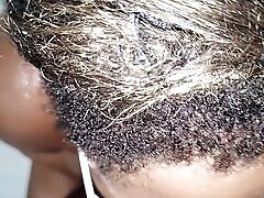 مادر می شود در داخل حمام توسط فرزند خوانده او و می شود بسیاری از تقدیر در صورت او
