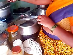 Desi bhabhi cooking homemade sex