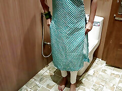 bhabhi cul serré anal après un bain chaud desi fille pisse avec hindi