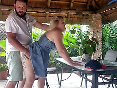 Fucking my neighbours wife creampie on the patio