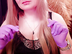 asmr: lila krankenschwesterhandschuhe und goldene glitzeruhr. arya grander