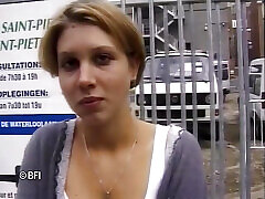 recoge a una jovencita de la calle para tener un casting sexual con un tipo cachondo