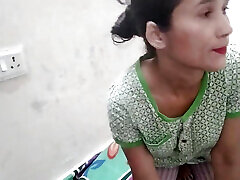 X video dikha kar step sister ko pela diya