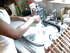 Ebony Kiki Minay fucks Paul Ginns in the kitchen