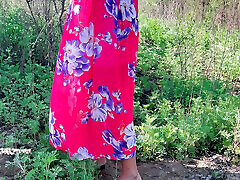 öffentliches ficken und creampie mädchen im kleid doggystyle