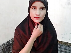 Muslim girl ko abbu jaan ne paise dekar choda