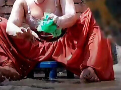 Desi bboudi bath sexy bhabhi&039;s bathing MMS video leaked