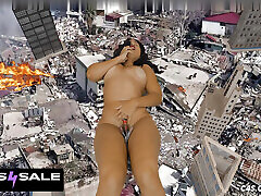 Giantess Babe Crushes Towns with Fat Ass in Growth Fetish SFX
