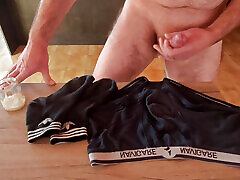 Cicci77 continues with the collection for the 0225 lot of meringues sniffing her boxers and smelly socks to get turned on