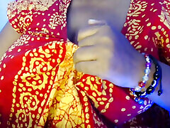 desi femme enceinte seins montrent en frottant la chatte nue seins cul chaud montrent