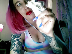 signora araba kacrma puzzolente sporco que pedazo de ojete calze allenamento vestiti rosso rossetto milf