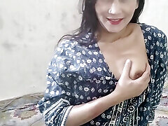 belle soeur ke sath sexe carte teinte bhabhi ne dekh liya