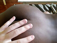 gifler et masser un joli cul de fille africaine pov