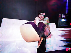 Curvy Tiffany Nacke Allows Huge Dick To Fills Her Juicy Hole