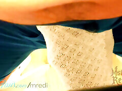 herrin redix - sockenjob &ruinierter orgasmus unter dem tisch. footjob, ballbusting, cbt abspritzen