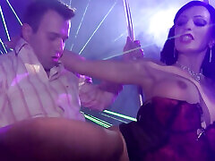 Hot beeb beg xxx in the Disco