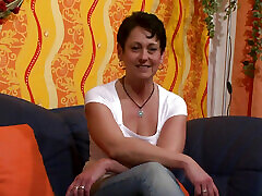 sexy milfs werden beim masturbieren alleine gefilmt - 2