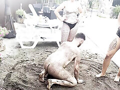 interracial schwein demütigung im sand