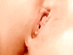 nasty pussy play with boy se fait gicler si fort!