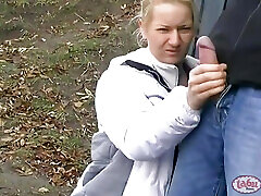 女人走路时应该随身携带一个厨房卷