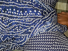 First old aunty new boy sex Madhu bhabhi girl screaming very loudly video with stepbrother