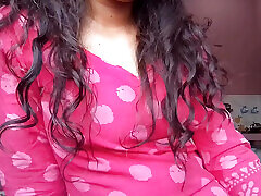 Indian girl in pink suit girl masterbating in fingerings