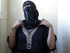Moroccan beurette from Marseille big cock cumming all over her hijab