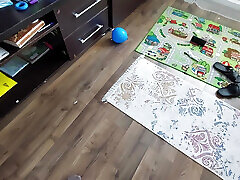 danse sexy nue à la maison. chatte poilue latina, gros cul