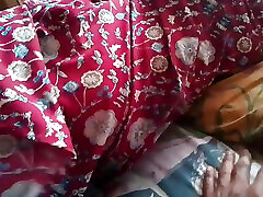 भारतीय गांव लड़की होने सेक्स उसके पति के साथ