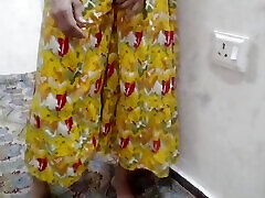 desi tante ko saman dene ke bahane für diya