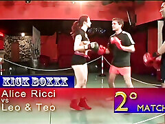 2 Boxers and a Slut: DP on the Ring