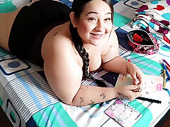 cette latina qui a de grosses fesses et de gros seins me baise à chaque fois que nous sommes seuls à la maison