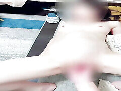 ein süßes hellhäutiges mädchen verliert kurz vor dem duschen die kontrolle über fingern und oral... japanische amateure hentai