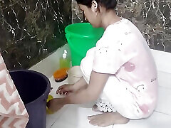 Desi hot girl ko paise dekar jabar dasti pela