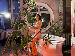 Monika Fox Takes Bath With Bubble Bath And Plays sunny leone crying first fuck Dildo!