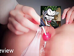 Rubbing my pussy with lollipops! ????
