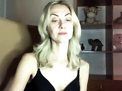 Amateur libra tay solo masturbation