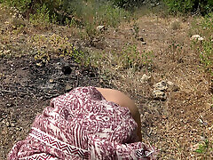 italienische cuckold-frau saugt einen zufälligen fremden in einem fkk-camp ab