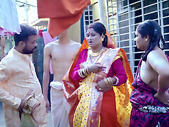le propriétaire de la maison tharki et son serviteur partagent leurs épouses pour une baise hardcore audio hindi film complet