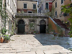 Sexy chinese pusdy licking Has Passionate Sex with Casanova in Luxury Room in Venice