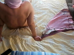Amateur MILF does yoga naked, hairy pussy, big ass, big tits. Amateur massage with vibrator, rencontre istanbul brunette.