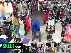 Mall Mayhem - Fitness Fanatic Daisy&039;s Naked Negotiation with Nicky