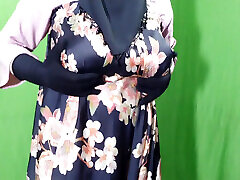 穆斯林Hijabi美丽的家庭主妇他妈的与邻居-与明确的孟加拉语音频