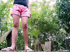 19 YEAR OLD HOUSEMAID DE VIRGINIZE ON PUBLIC WHILE CLEANING AT THE GARDEN
