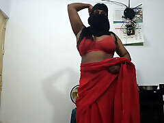 Young beauty shows off hot dance moves