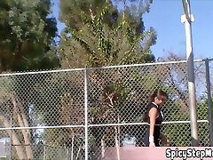 Sexy Golddigger Like To Play yaseminunlu yasli adama veriyor celebman And Sport Always Makes Her Horny