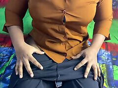 arbeit karne waali ladki ko choda hindi aawaz ke saath