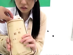 黑色的亚洲女孩的猫指法屁股玩弄