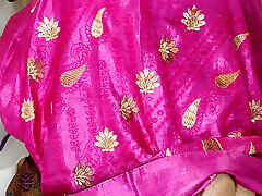sex mit indischer schwägerin im rosa saree - desi wunderschönes bhabhi-bett teilen sex