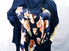 穆斯林Hijabi美丽的家庭主妇他妈的与邻居-与清晰的印地语音频